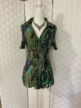 Women’s Green Multi-Print Pleated Collar Top